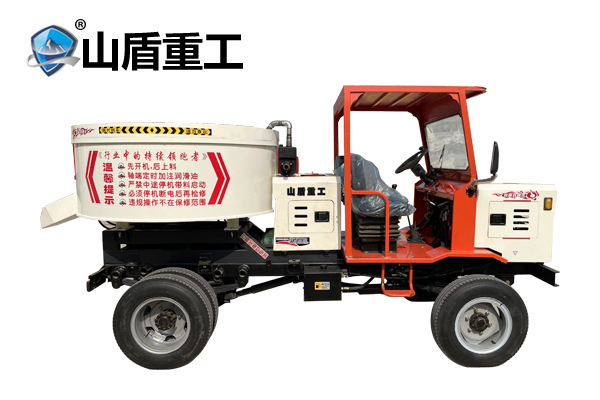 1600型四驅(qū)攪拌運(yùn)輸車